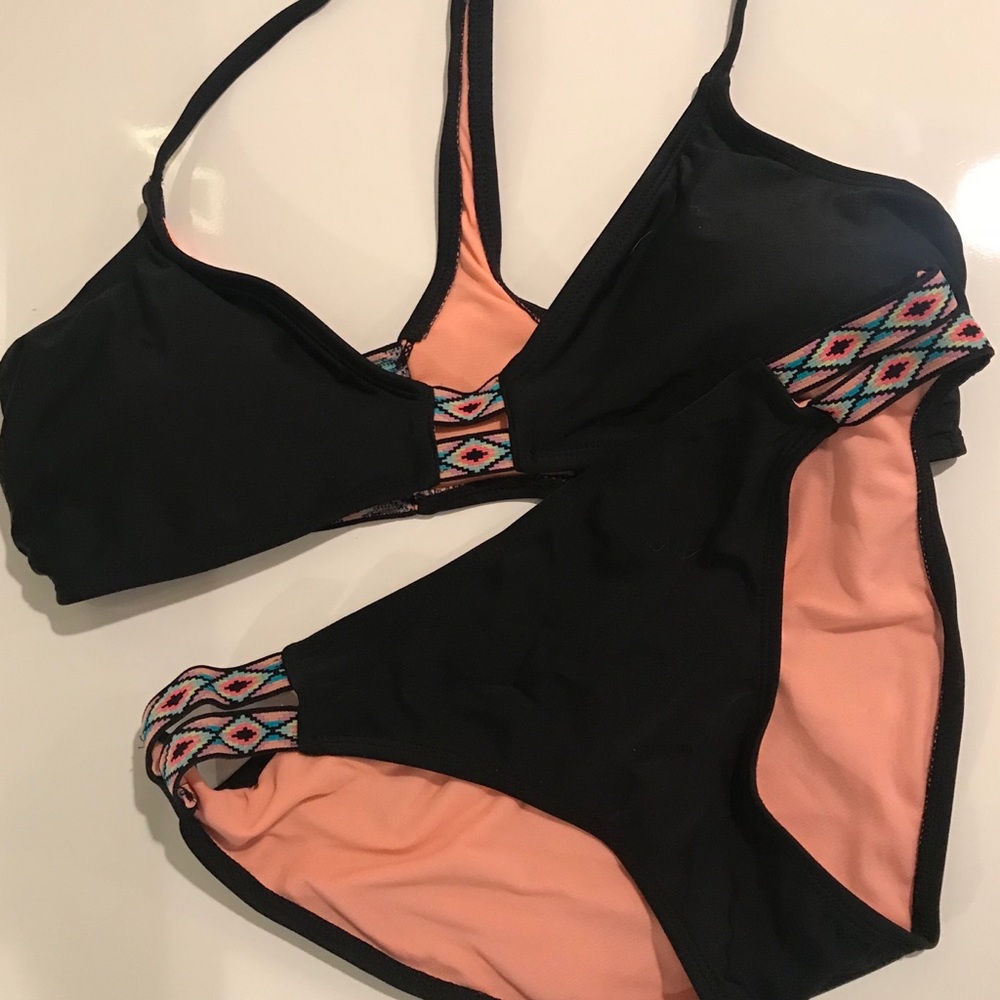 Black tribal print bikini (set)